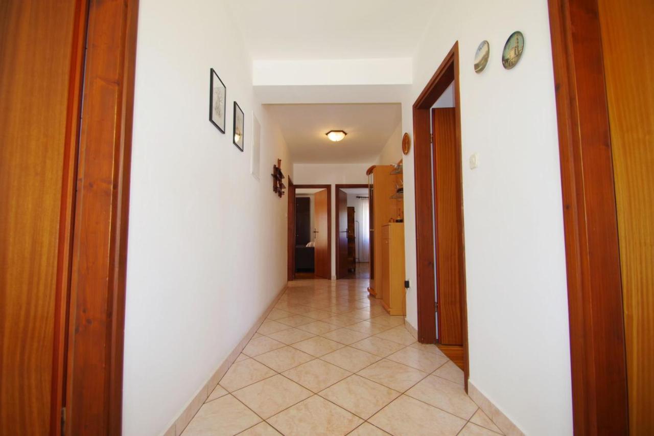 Apartment Ana พูลา ภายนอก รูปภาพ