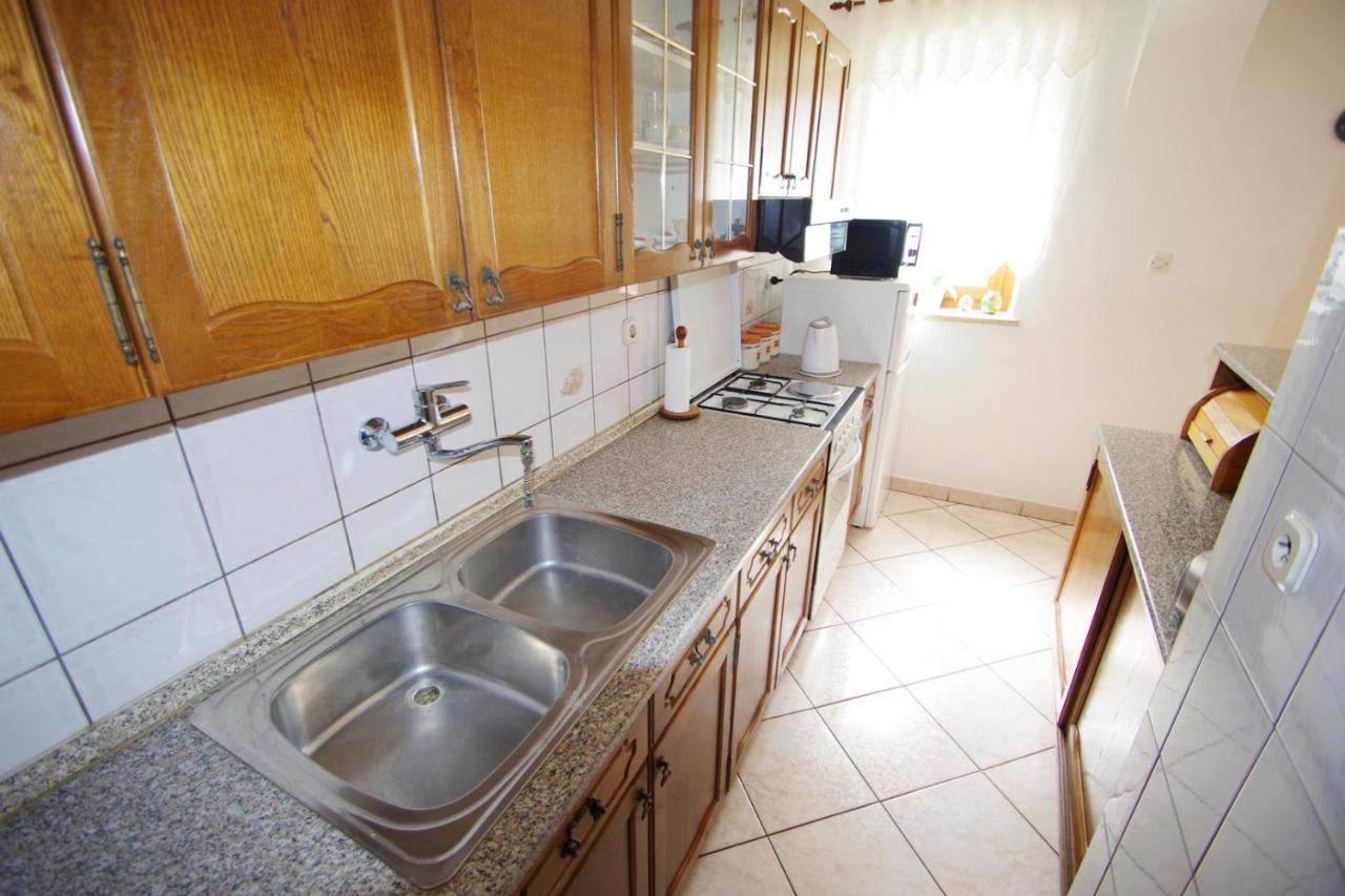 Apartment Ana พูลา ภายนอก รูปภาพ