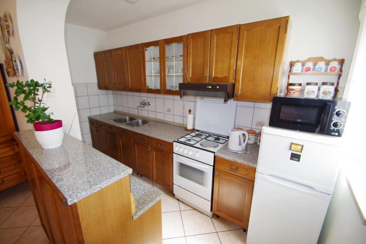 Apartment Ana พูลา ภายนอก รูปภาพ